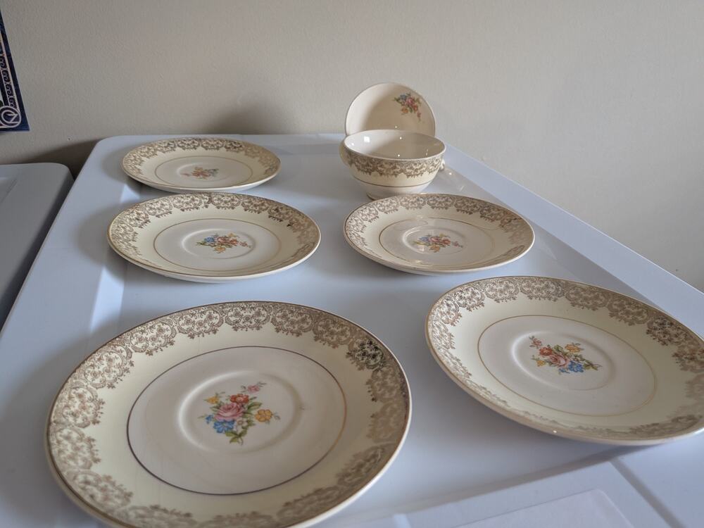 Paden City Pottery Pink Rose Pattern & Gold Trim Set Of 8 Plates & 2 Tea Cups